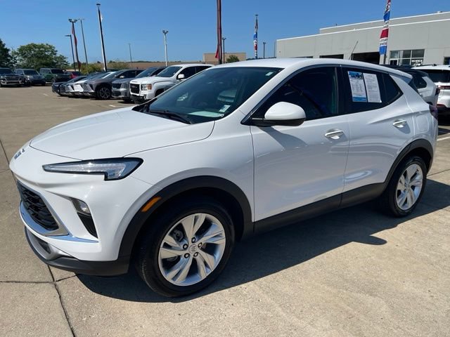 Certified 2024 Buick Encore GX Preferred FWD image 2