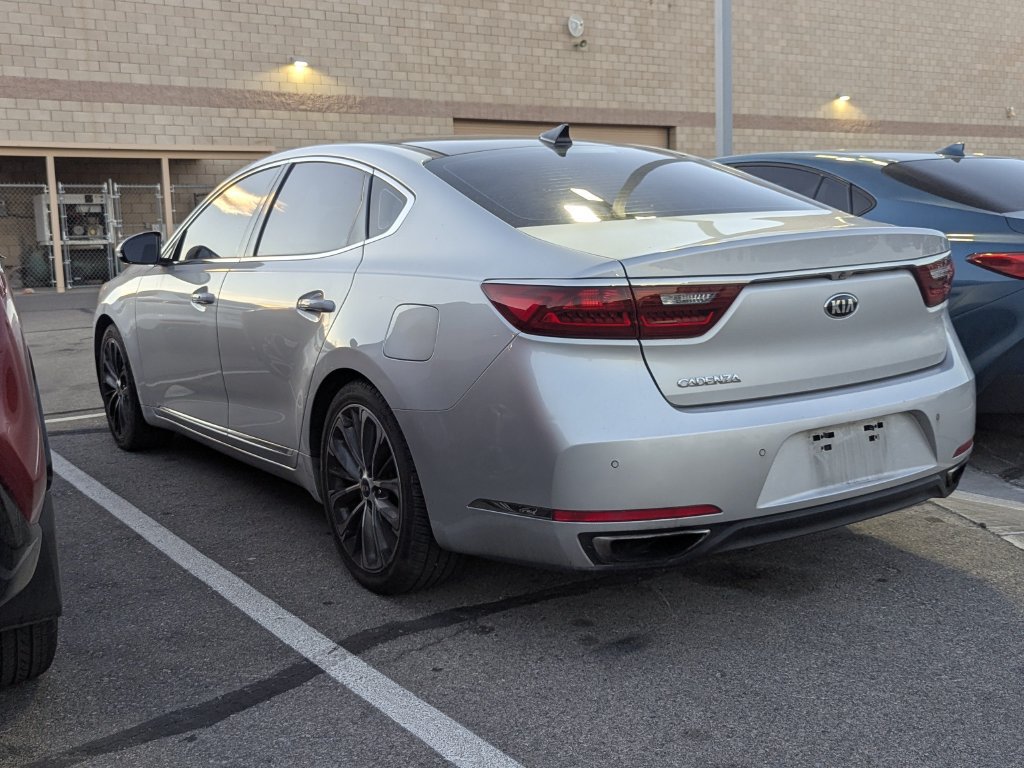Used 2017 Kia Cadenza Technology FWD image 6