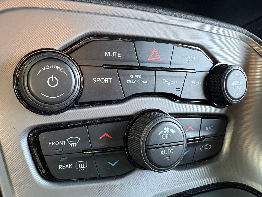 Used 2023 Dodge Challenger R/T w/ Plus Package image 35