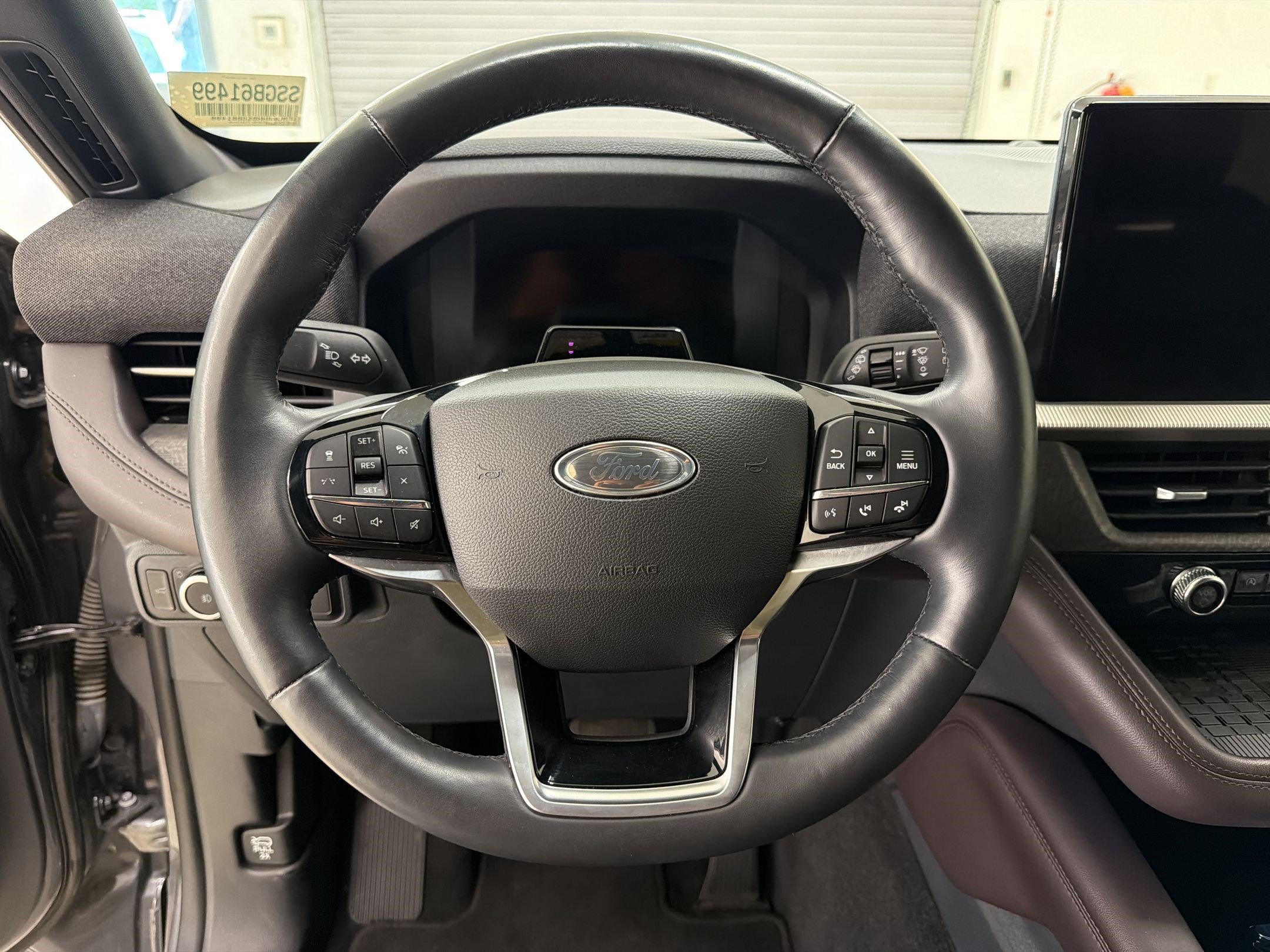 Certified 2025 Ford Explorer Platinum w/ LUX Leather Package AWD/4WD image 11