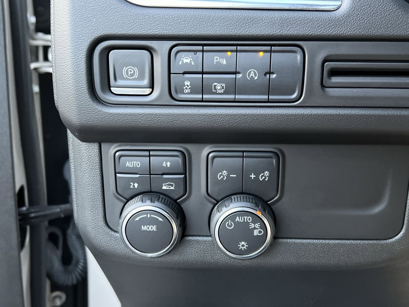 Used 2024 Chevrolet Tahoe RST w/ Luxury Package image 33