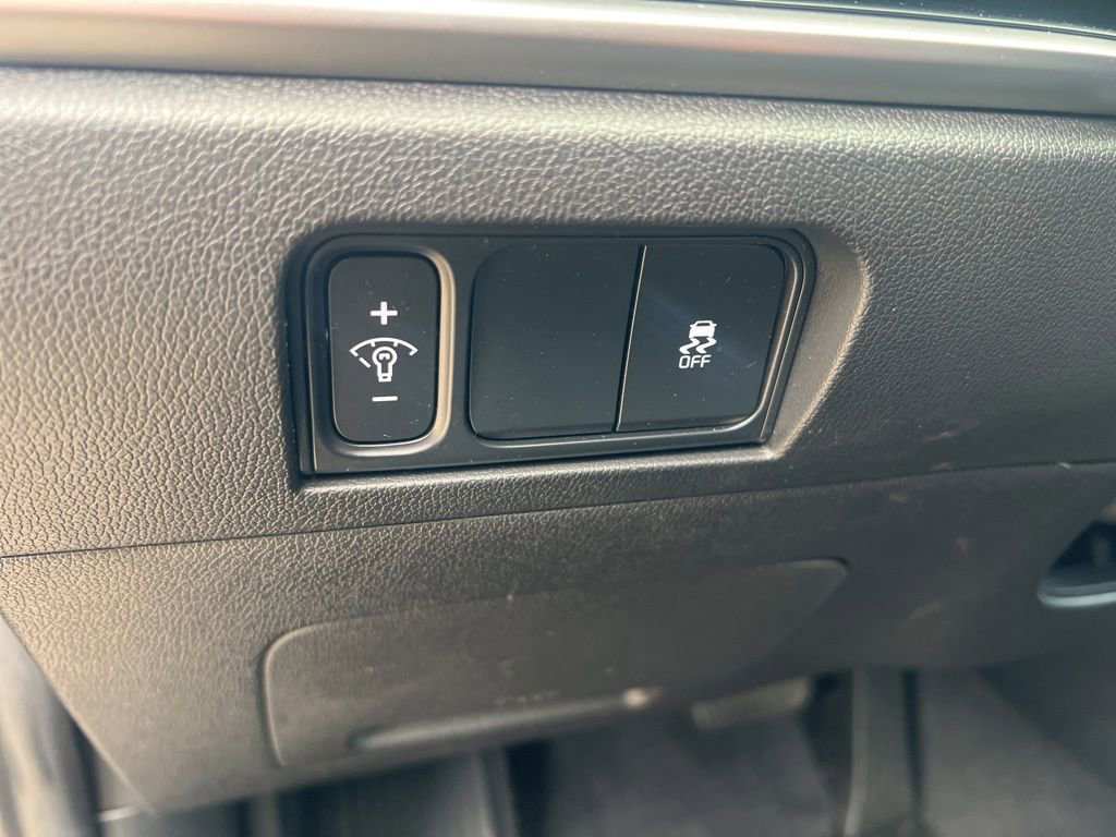 Certified 2025 Kia Sorento S w/ Panoramic Sunroof Package image 52