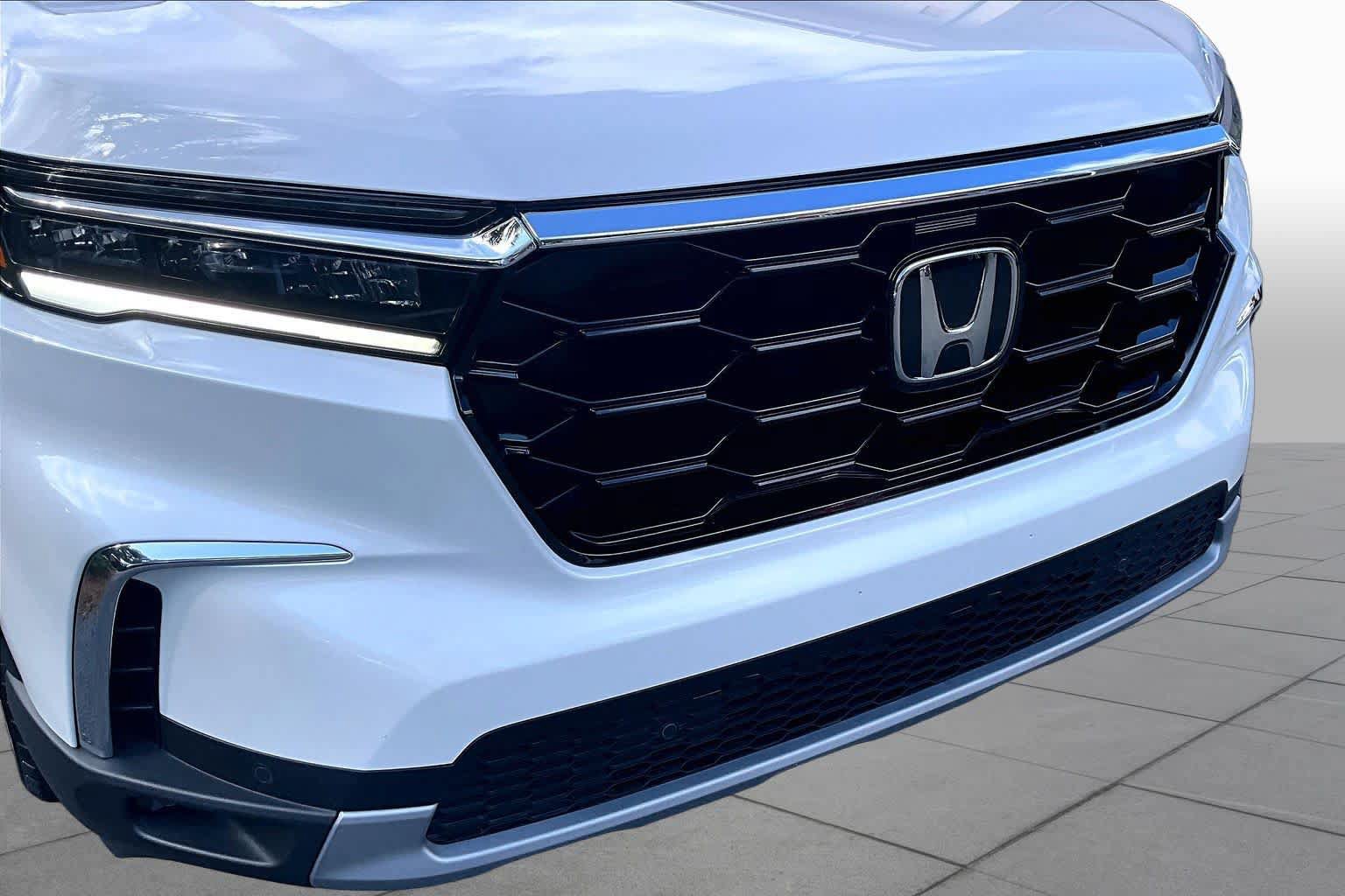 Used 2025 Honda Pilot Touring image 30