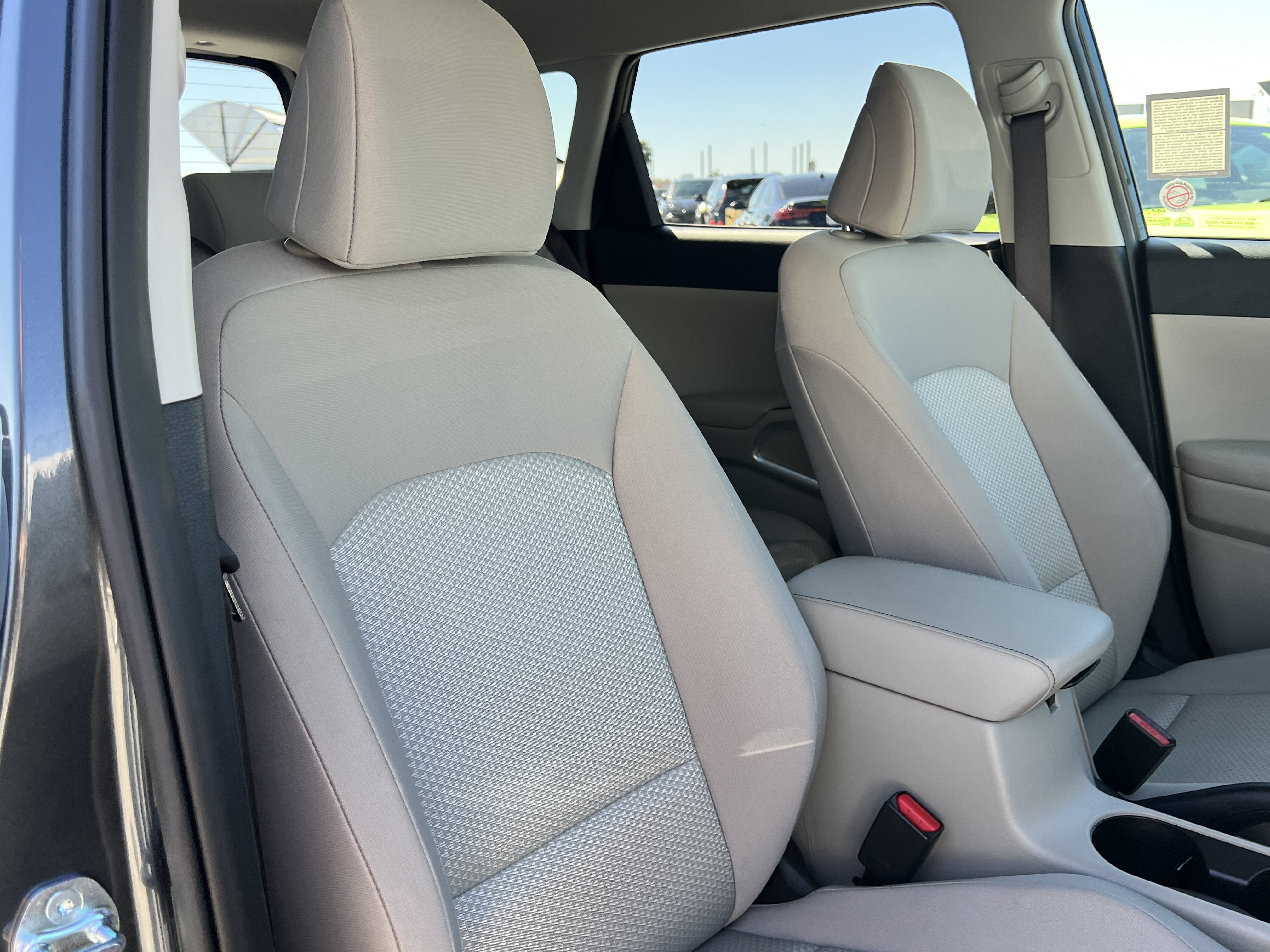Used 2025 Kia Soul LX w/ LX Technology Package FWD image 17