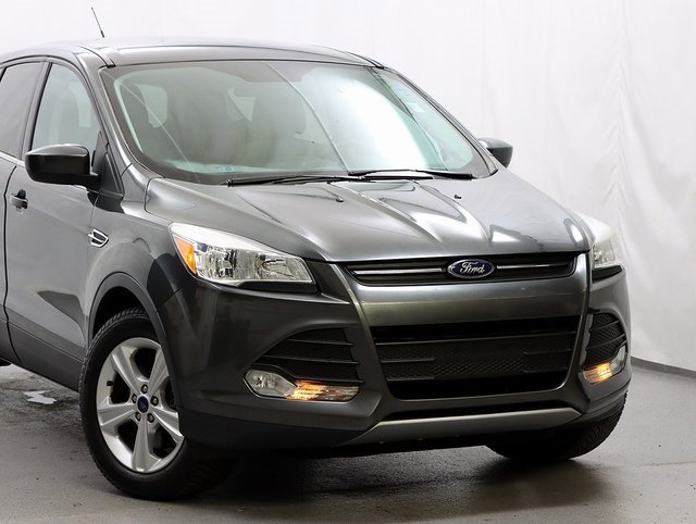 Used 2016 Ford Escape SE image 2