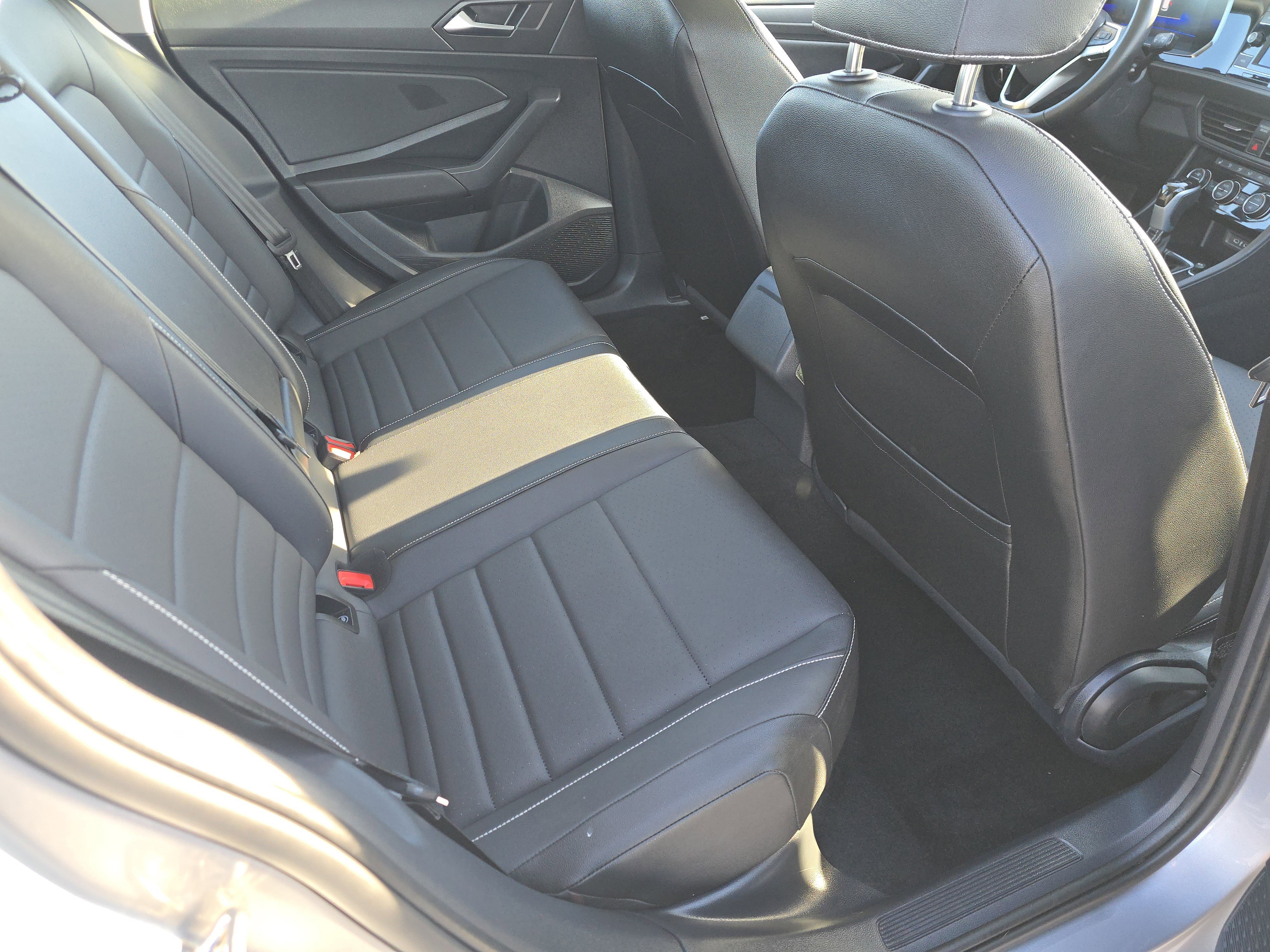 Used 2024 Volkswagen Jetta SE image 16