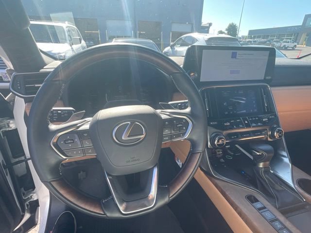 Certified 2025 Lexus LX 600 4WD w/ Accessory Package (Z1) image 10