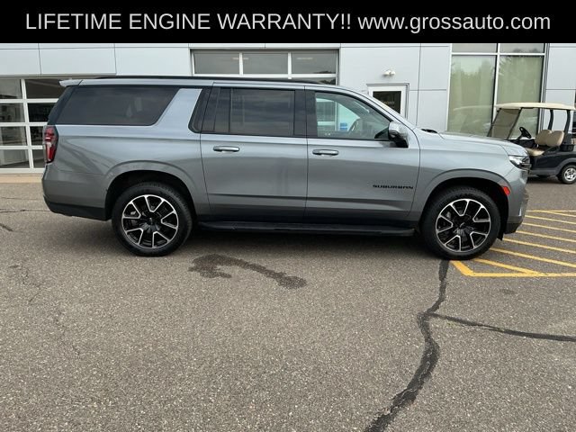Used 2022 Chevrolet Suburban RST w/ Luxury Package AWD/4WD image 8