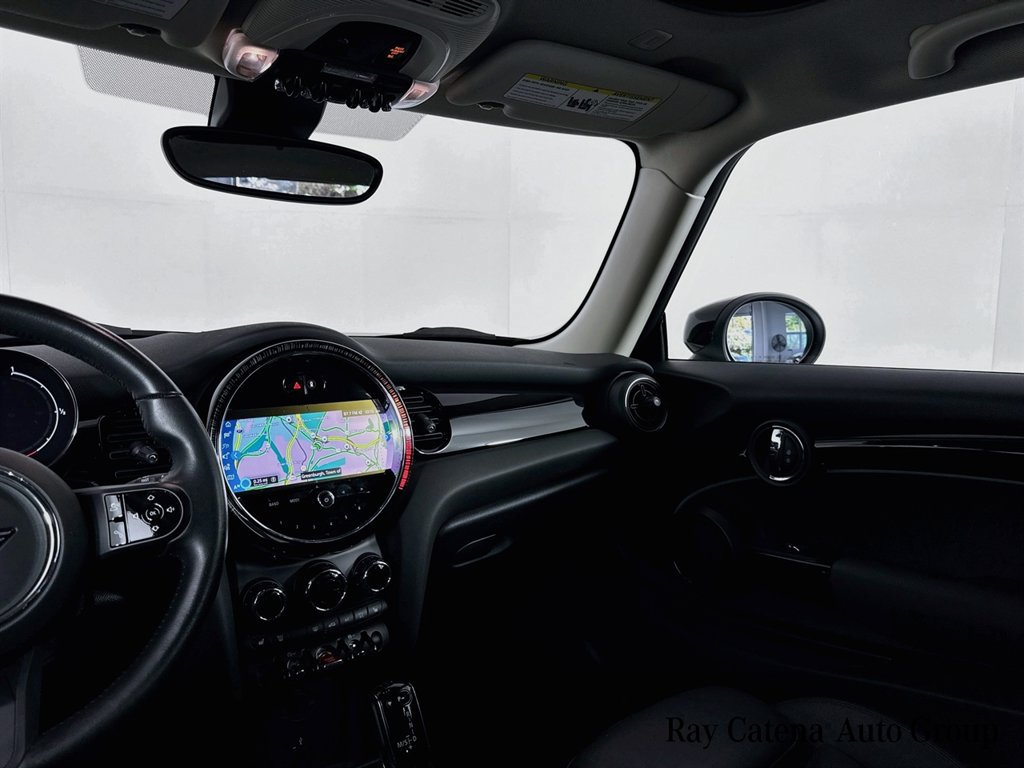 Used 2024 MINI Cooper 2-Door Hardtop FWD image 24