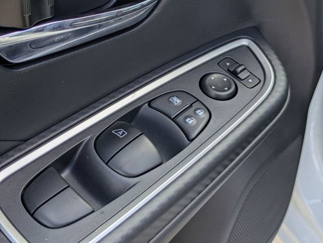 New 2025 Nissan Versa SR w/ Trunk Package image 12