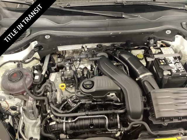 Used 2024 Volkswagen Taos SE w/ Panoramic Sunroof Package AWD/4WD image 17