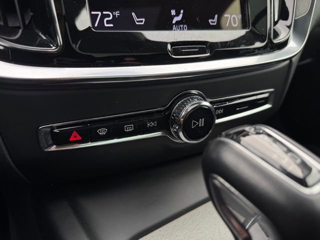 Used 2021 Volvo V60 T5 Cross Country w/ Climate Package image 27