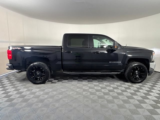 Used 2017 Chevrolet Silverado 1500 LT w/ All Star Edition AWD/4WD image 40