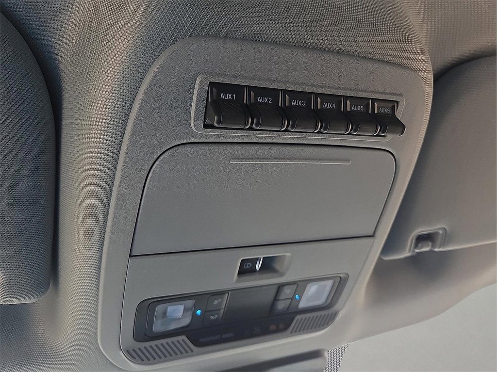 New 2025 Ford F350 XL w/ XL Chrome Package image 17