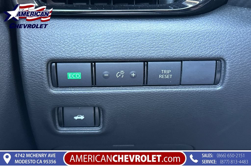 Used 2025 Nissan Sentra SV FWD image 35