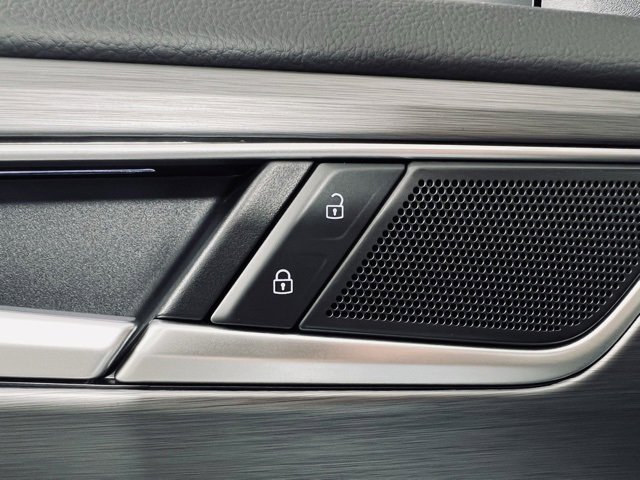 Used 2024 Volkswagen Atlas Cross Sport SE image 21