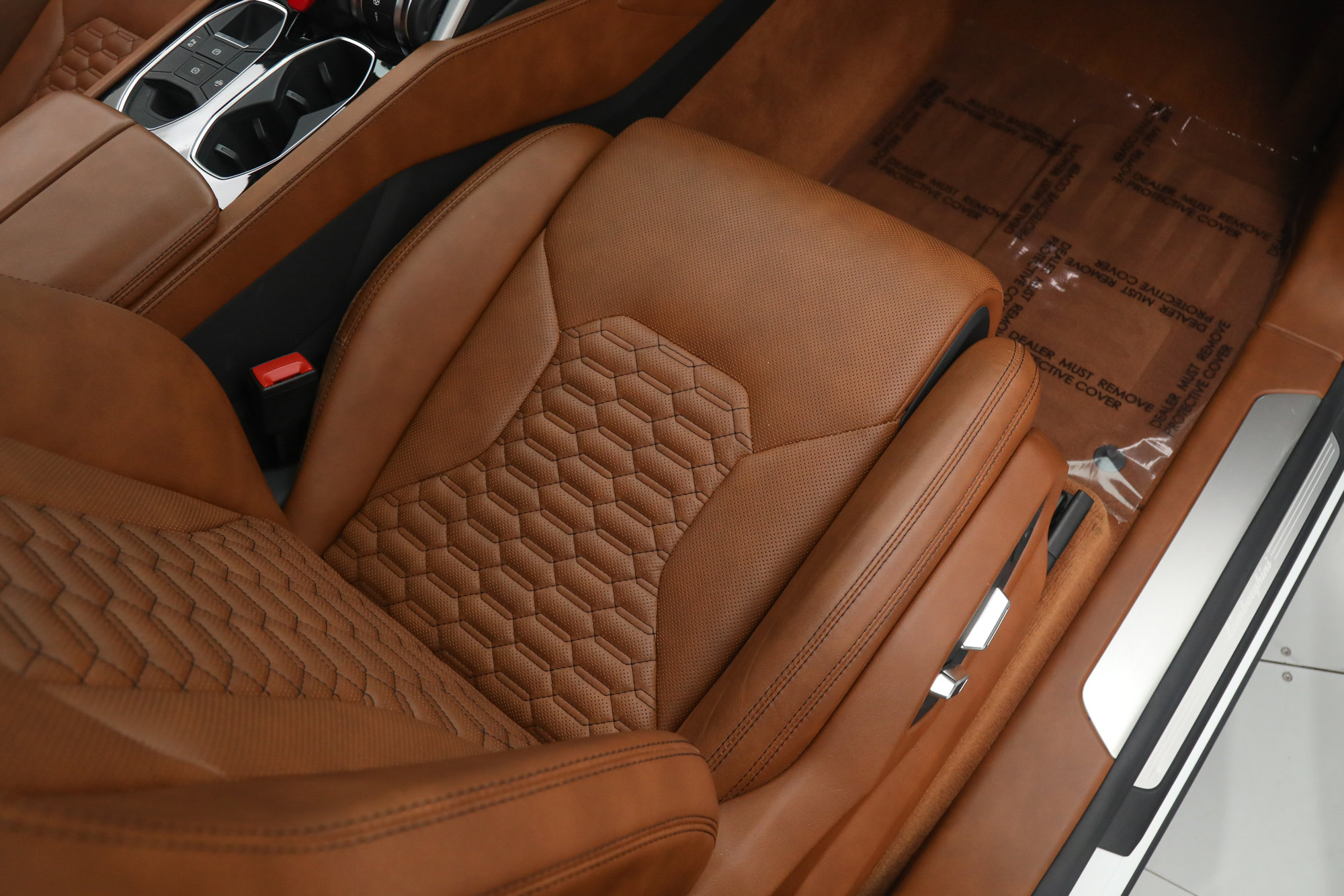 Used 2020 Lamborghini Urus AWD/4WD image 12