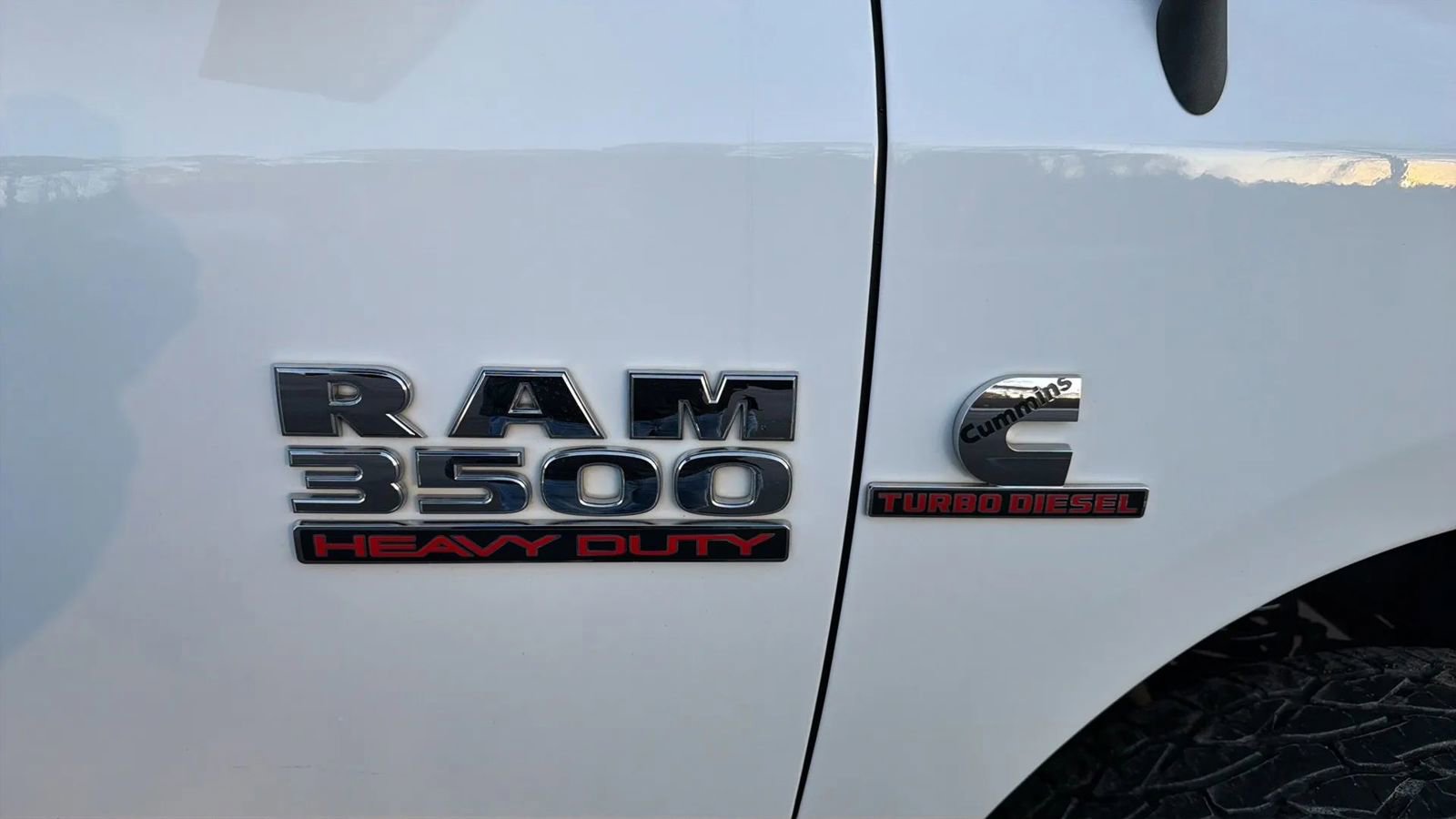 Used 2018 RAM 3500 Tradesman w/ Chrome Appearance Group image 17
