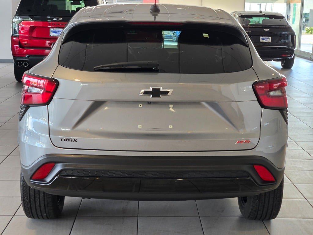 Used 2024 Chevrolet Trax RS w/ Driver Confidence Package FWD image 11