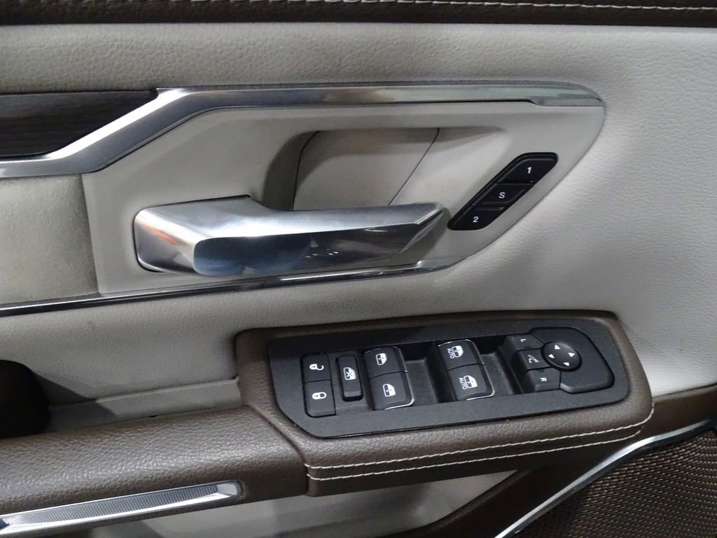 Used 2025 RAM 1500 Laramie image 12