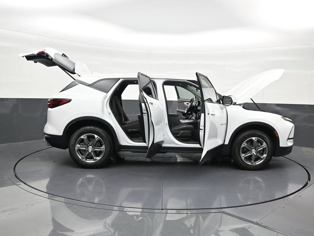 Used 2024 Chevrolet Blazer LT FWD image 33