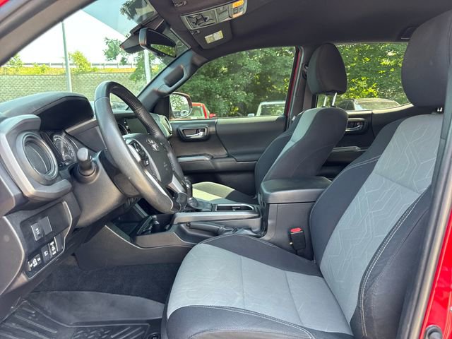 Used 2022 Toyota Tacoma TRD Off-Road AWD/4WD image 13