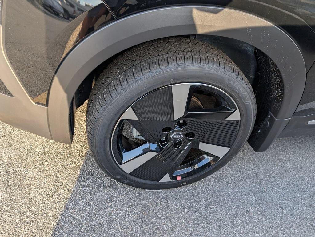 New 2025 Nissan Kicks SR w/ Illumination Package FWD image 5