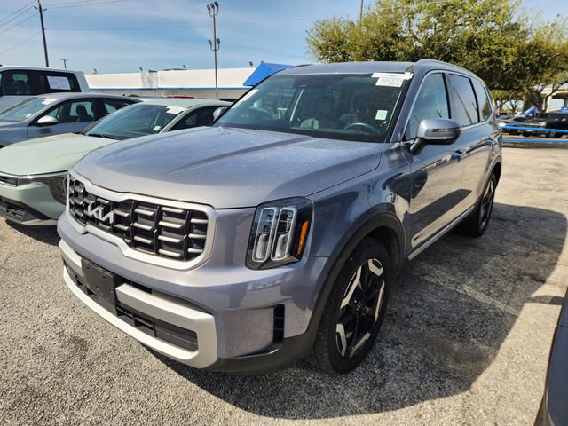 Used 2025 Kia Telluride S image 3