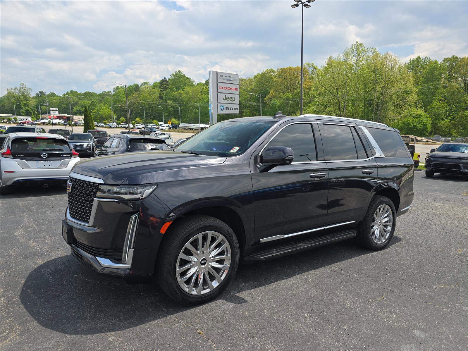 Used 2023 Cadillac Escalade Premium Luxury w/ Performance Package AWD/4WD image 8