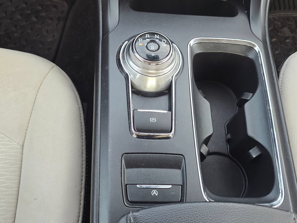 Used 2019 Ford Fusion SE w/ Equipment Group 151A FWD image 15