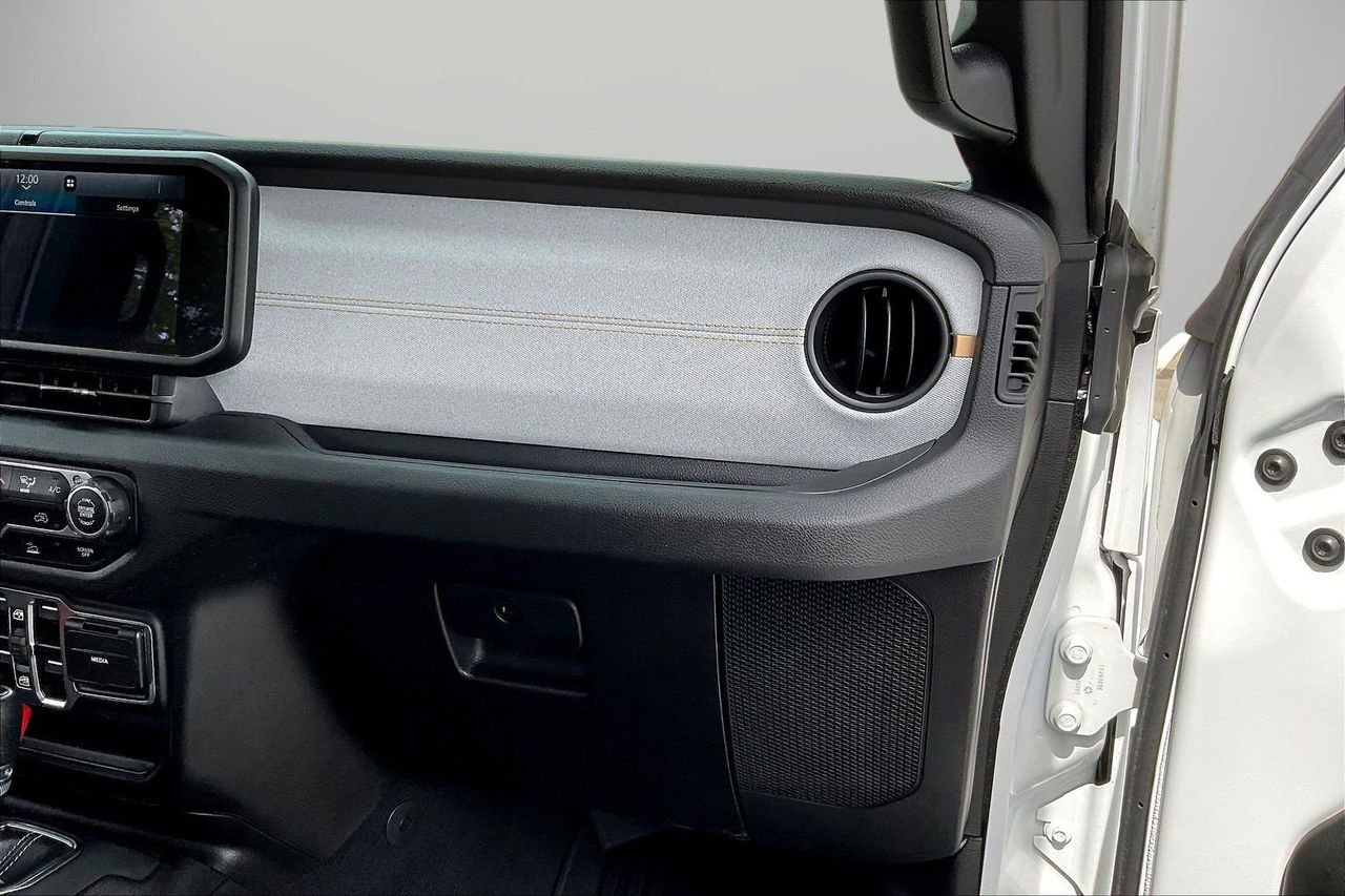 Certified 2025 Jeep Gladiator Sport image 20