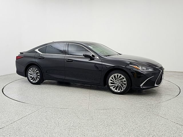 Used 2025 Lexus ES 300h w/ Accessory Package (Z2) FWD image 3