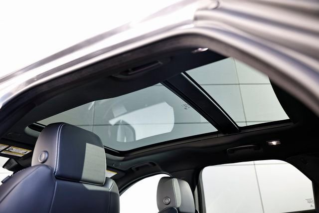 New 2026 Jaguar F-PACE R-Dynamic S image 13