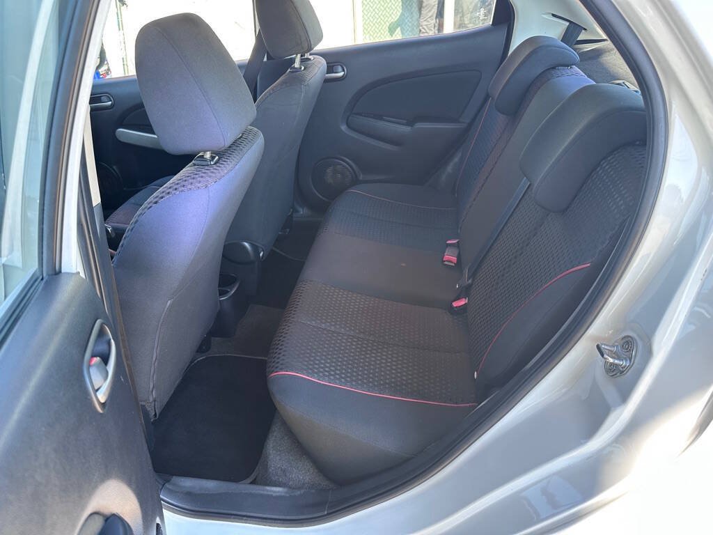 Used 2011 MAZDA MAZDA2 Touring FWD image 14