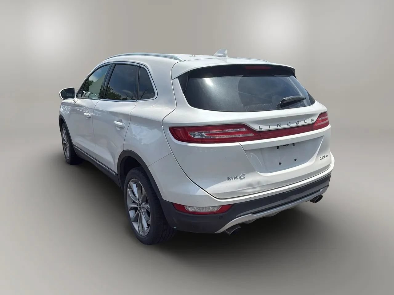 Used 2018 Lincoln MKC Select w/ Select Plus Package AWD/4WD image 3