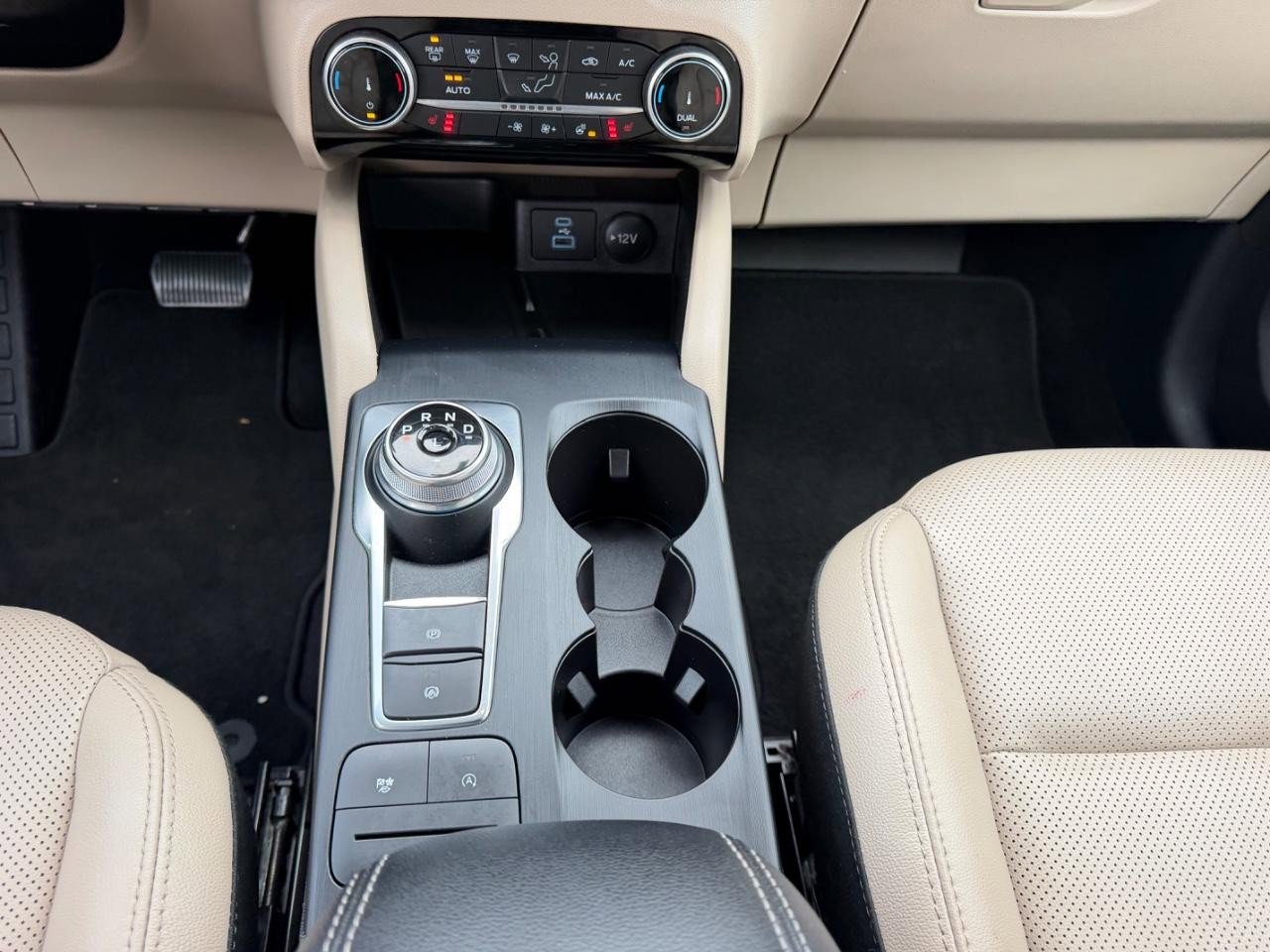 Used 2022 Ford Escape SEL w/ Technology Package image 15