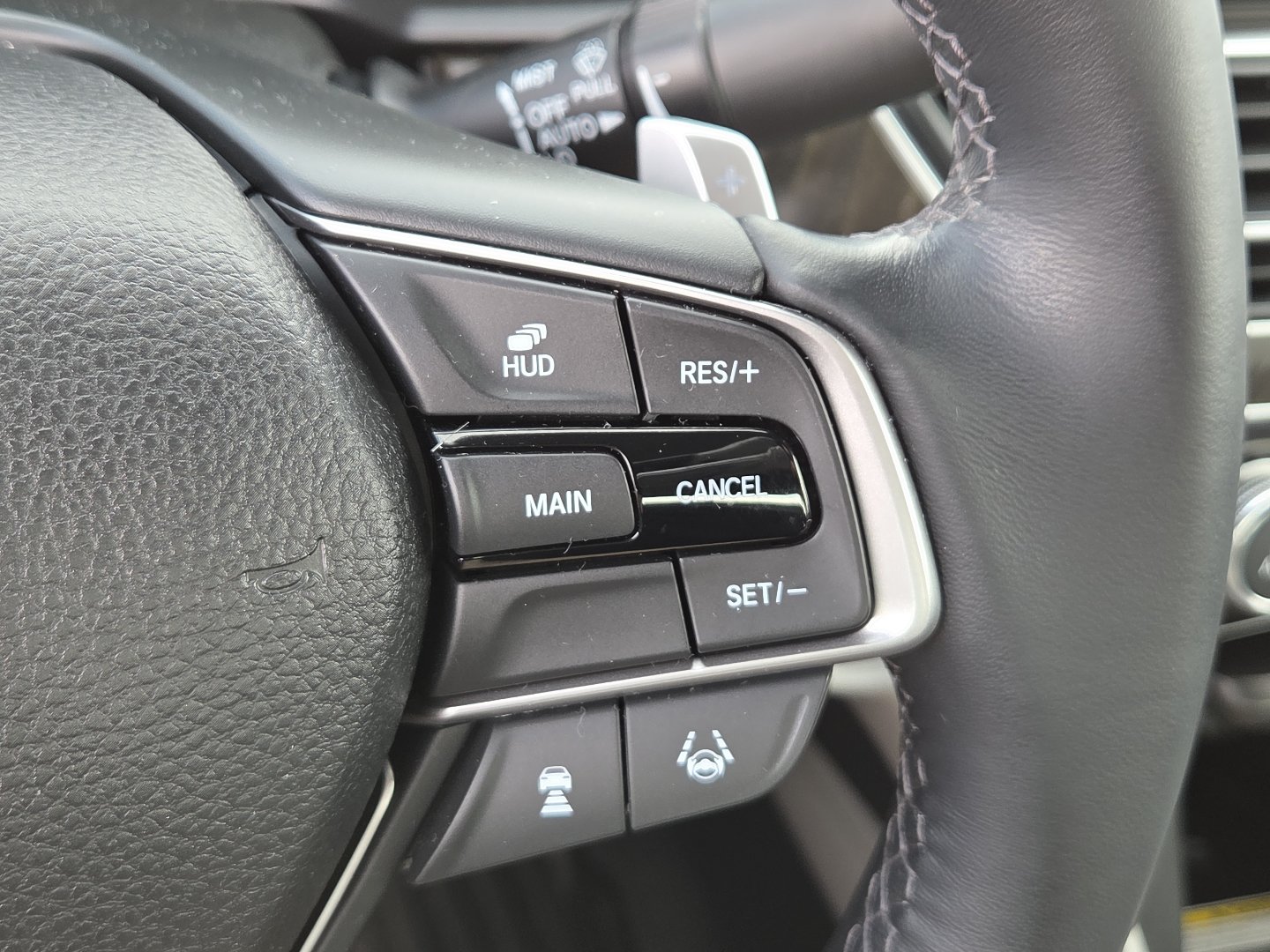 Used 2018 Honda Accord Touring image 31