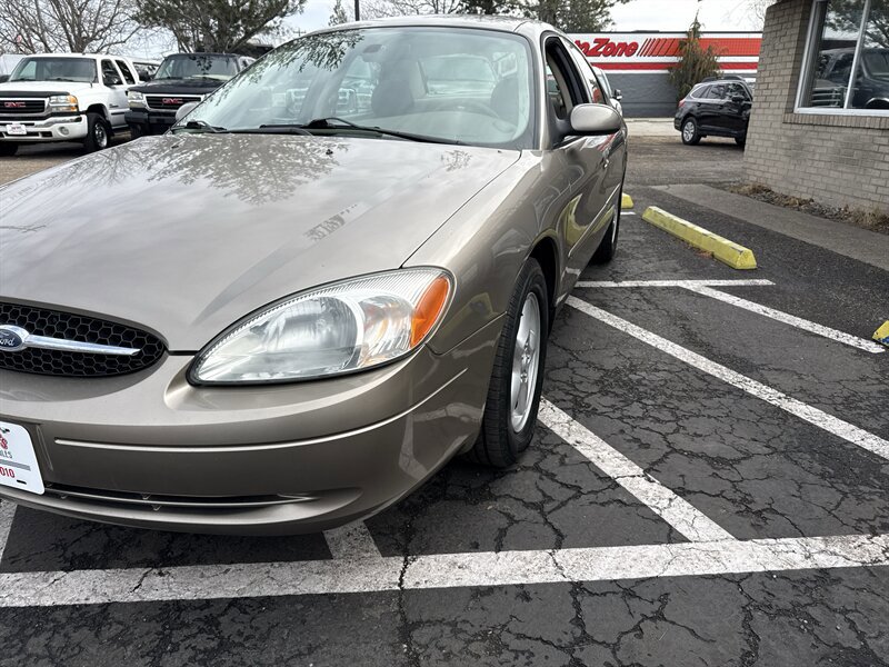 Used 2003 Ford Taurus SE image 12