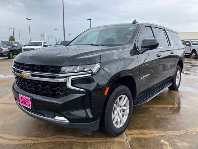 Used 2023 Chevrolet Suburban LS RWD image 3