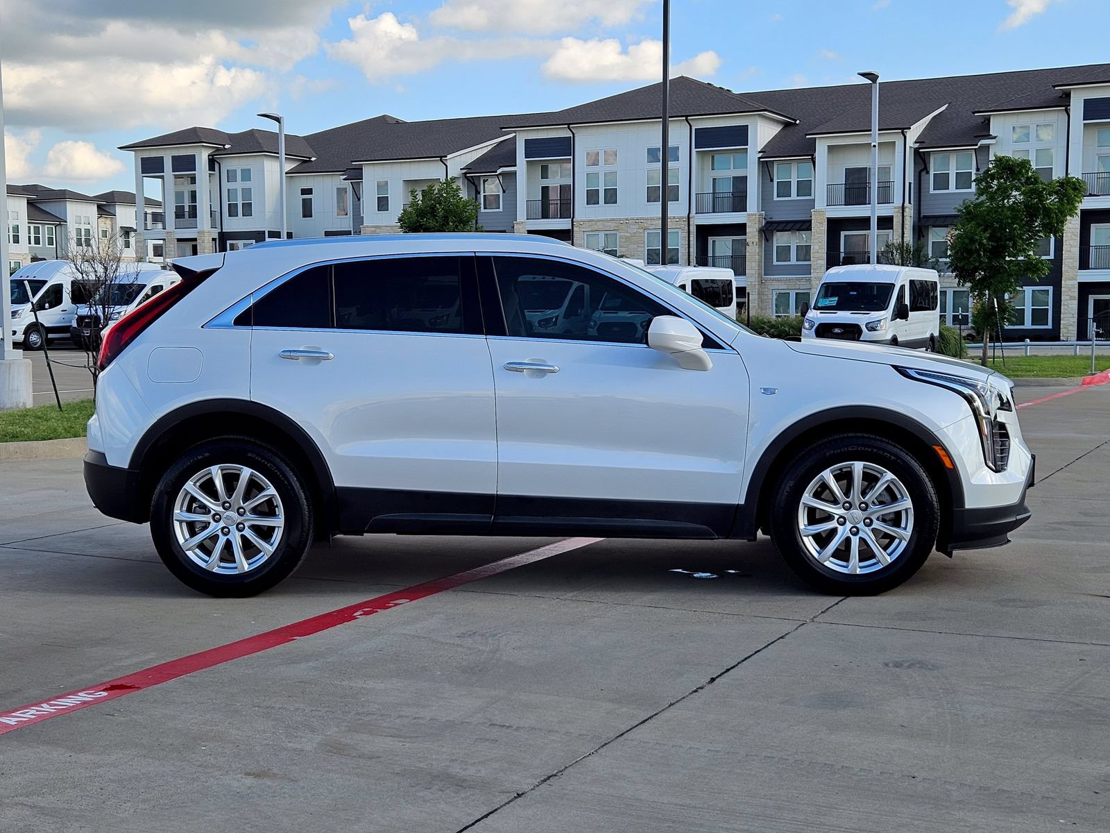 Certified 2023 Cadillac XT4 Luxury w/ Cold Weather Package FWD image 7