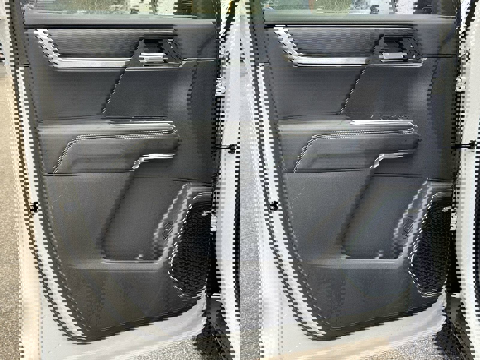 Used 2025 GMC Acadia Elevation image 14