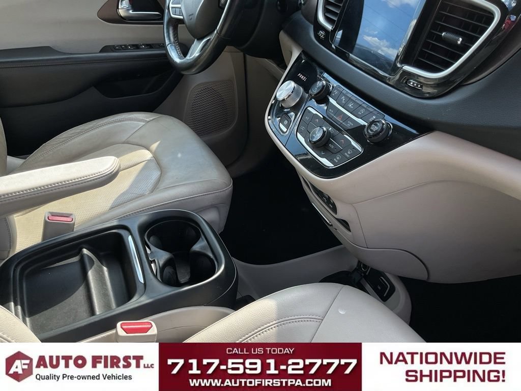 Used 2019 Chrysler Pacifica Touring-L w/ Advanced Safetytec Group FWD image 14