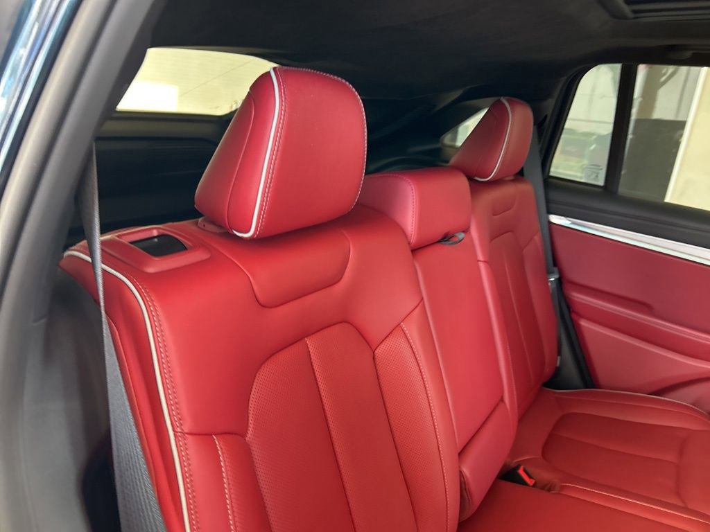 Used 2024 Jeep Wagoneer Launch Edition image 30