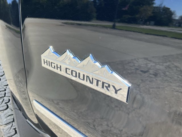 Used 2018 Chevrolet Silverado 2500 High Country w/ Duramax Plus Package AWD/4WD image 33