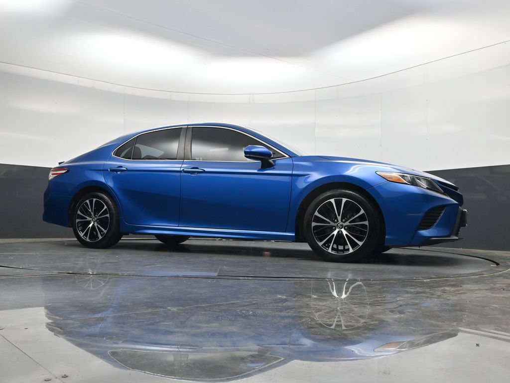 Used 2020 Toyota Camry SE FWD image 29