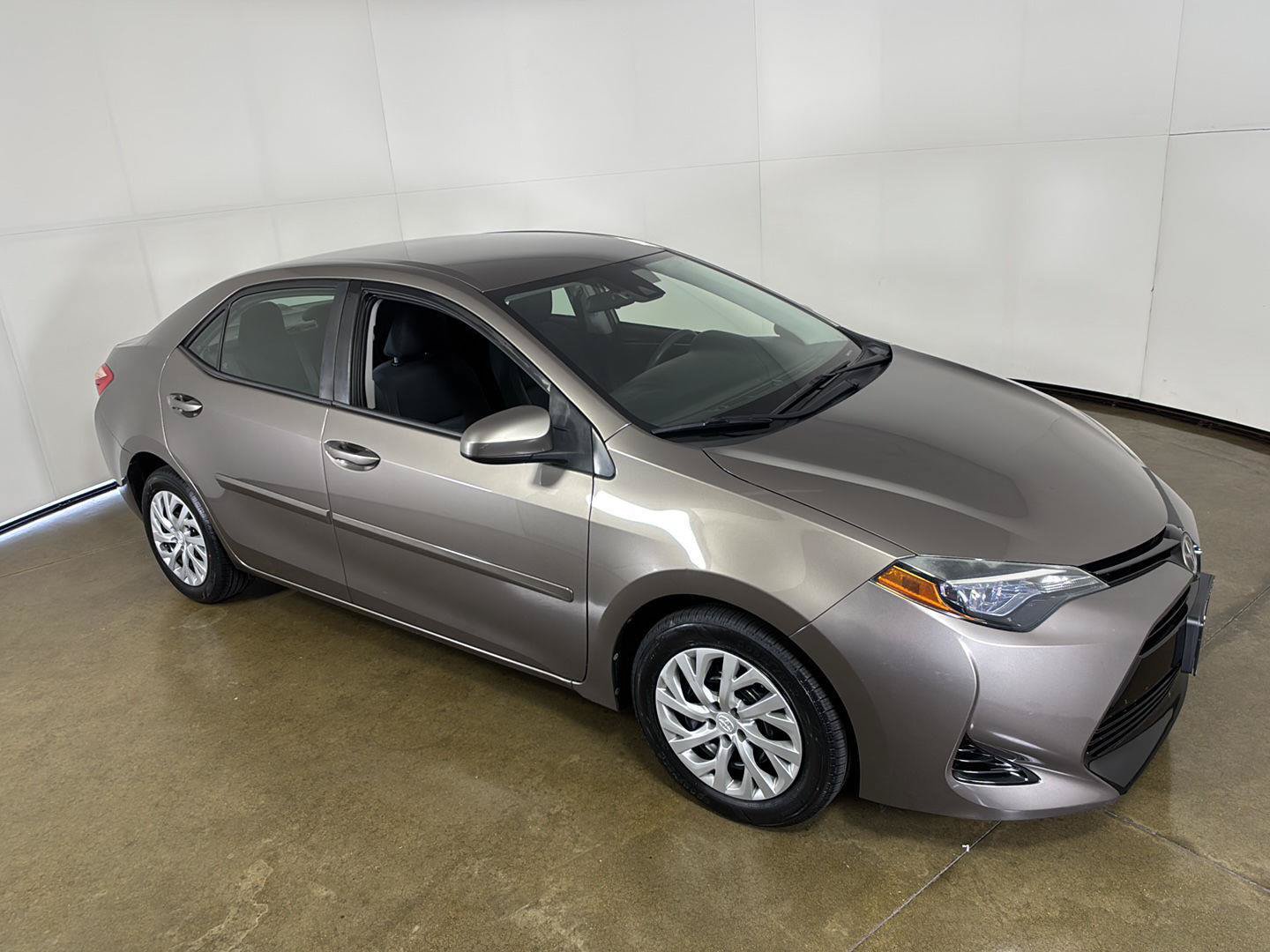 Used 2018 Toyota Corolla LE FWD image 7