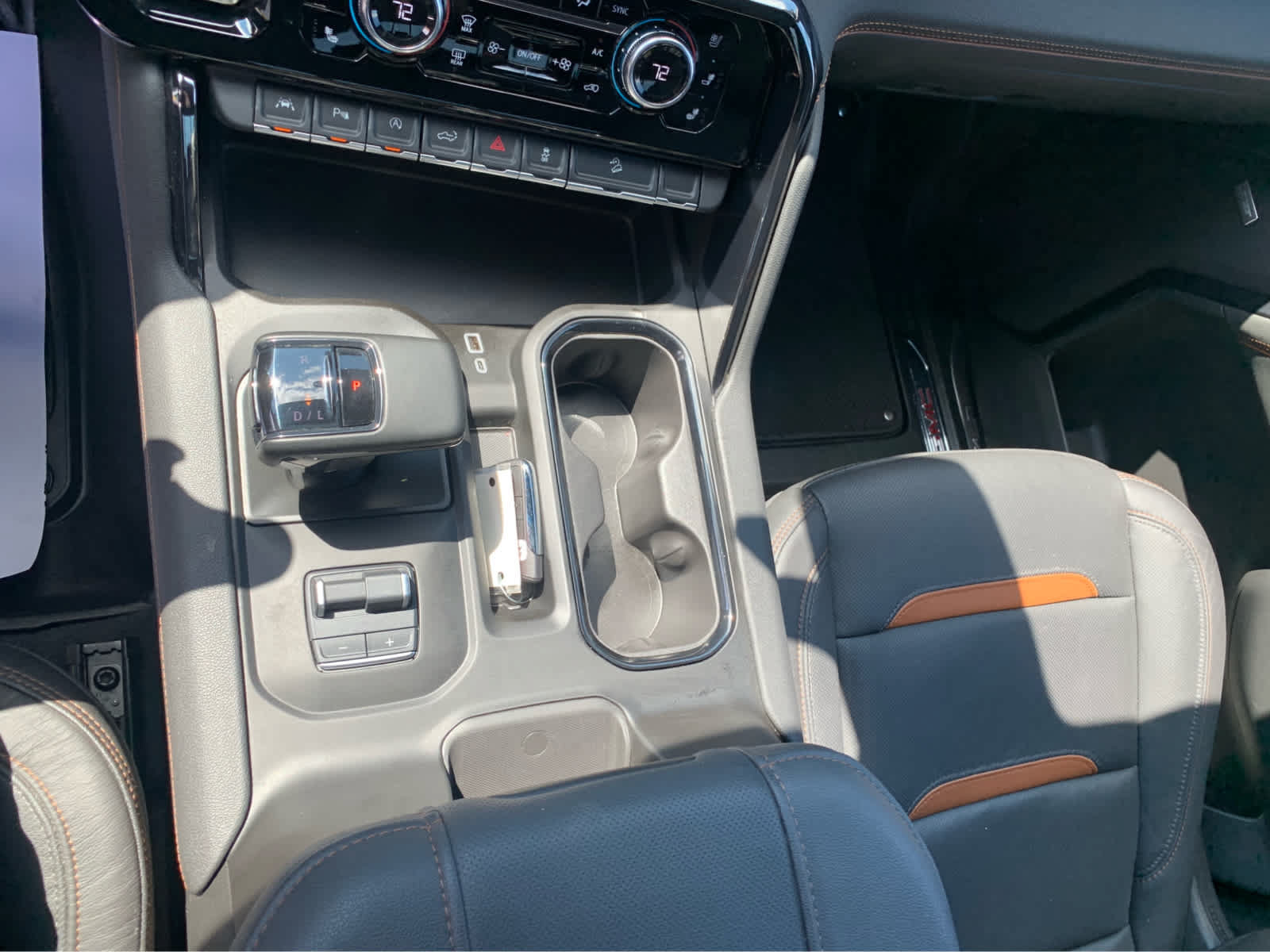 Used 2024 GMC Sierra 1500 AT4 w/ AT4 Preferred Package AWD/4WD image 19