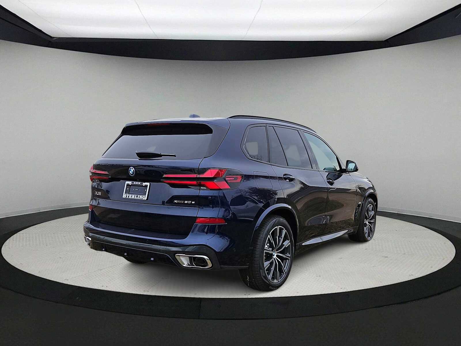 Used 2026 BMW X5 xDrive50e AWD/4WD image 8