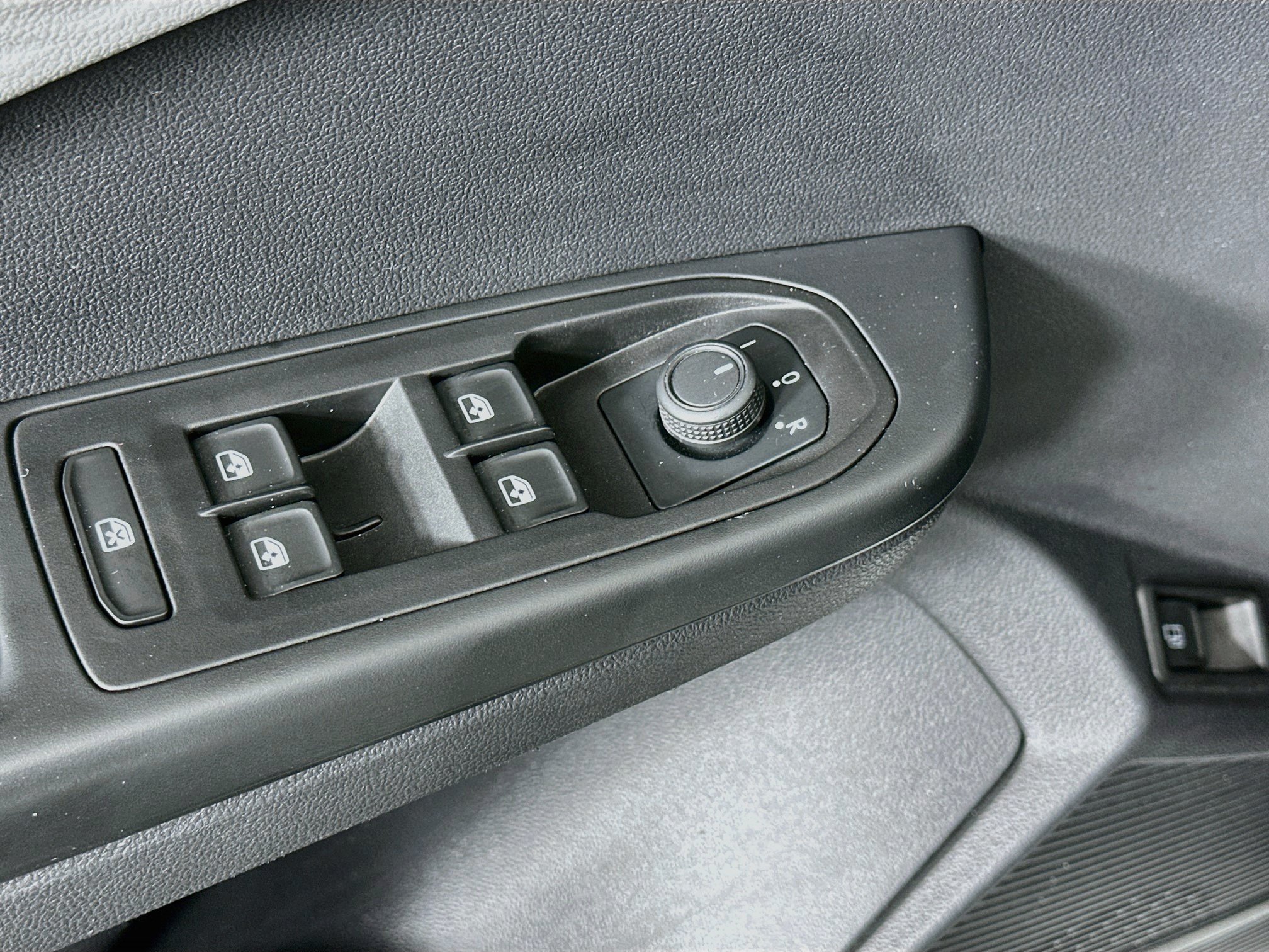 Used 2022 Volkswagen Taos S FWD image 15