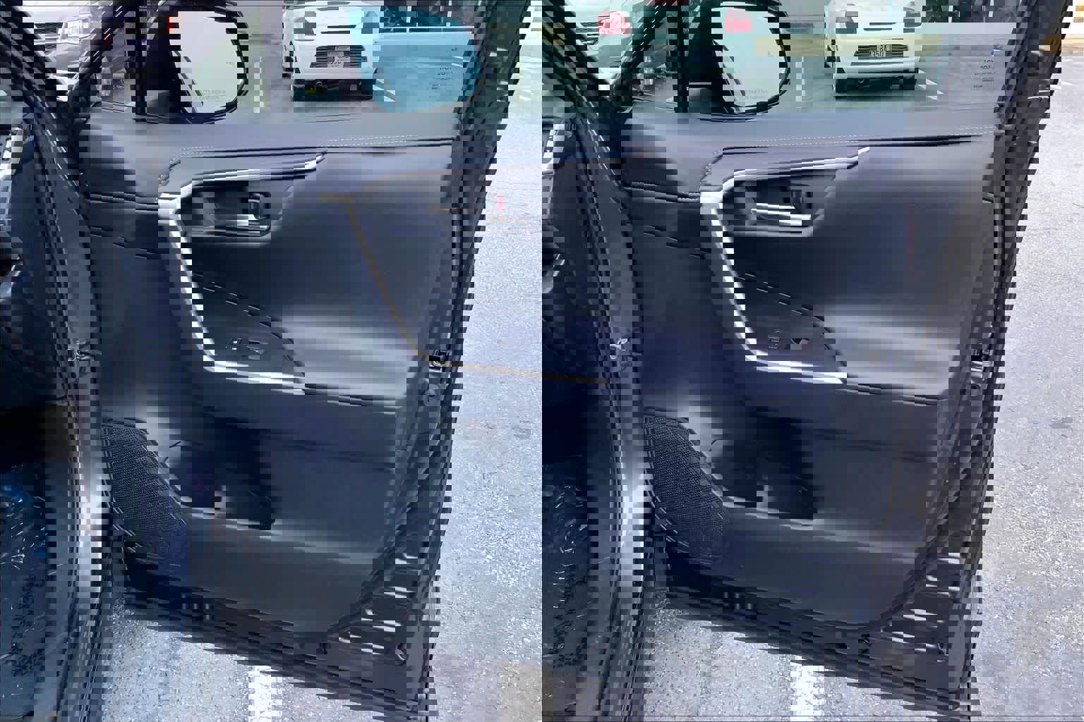 Used 2019 Toyota RAV4 Limited image 22